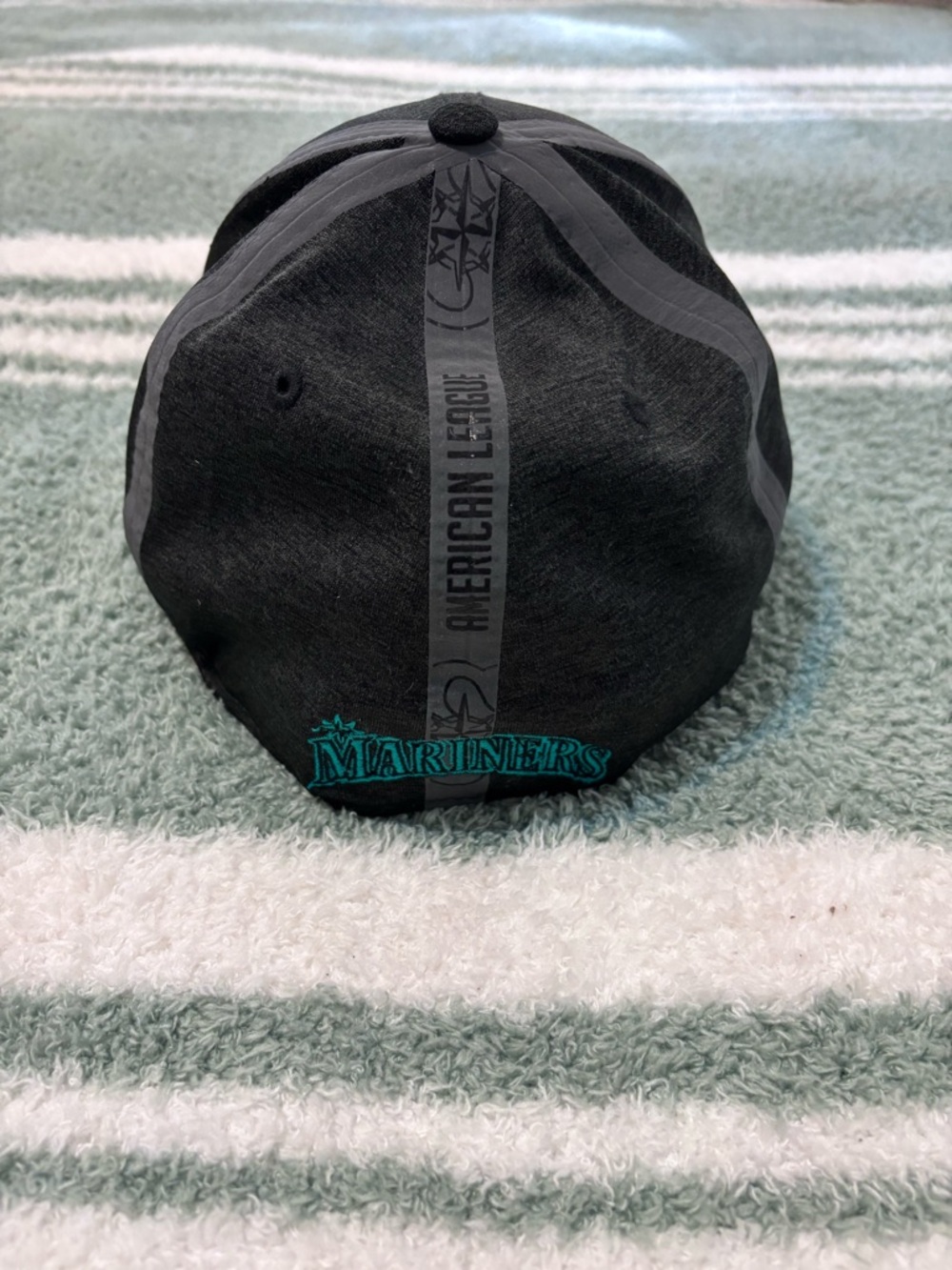 Mariners Cap Brushed Black and Gray Fitted Cap (Large - XLarge) - Picture 3 of 5